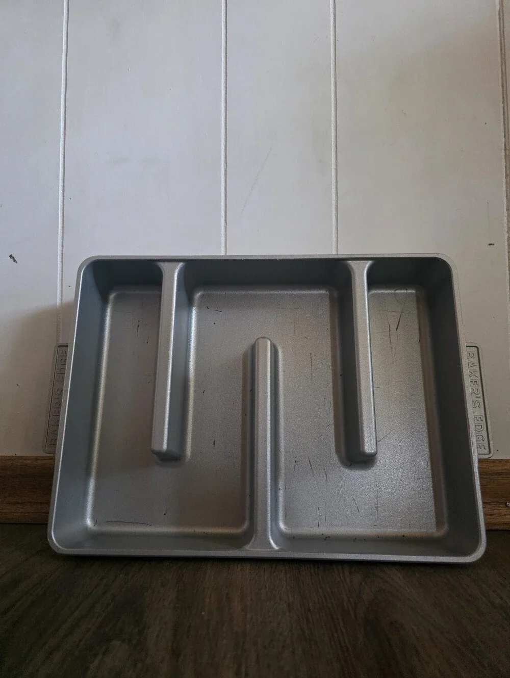 Baker's Edge Brownie Pan 9x12 Made In USA Cast Aluminum